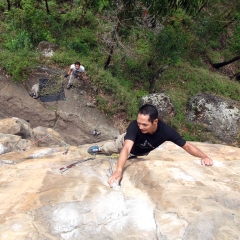 Escalando en roca en Machetá